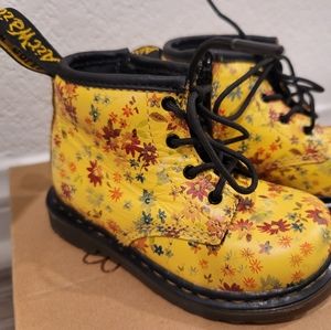 Little girls Baby Dr. Martens yellow floral Brooklee boots zip up